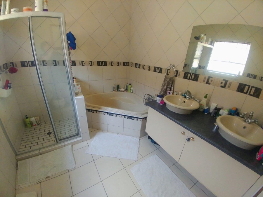 To Let 3 Bedroom Property for Rent in Maraldi Estate Free State